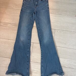 American eagle high rise flare! Trendy!